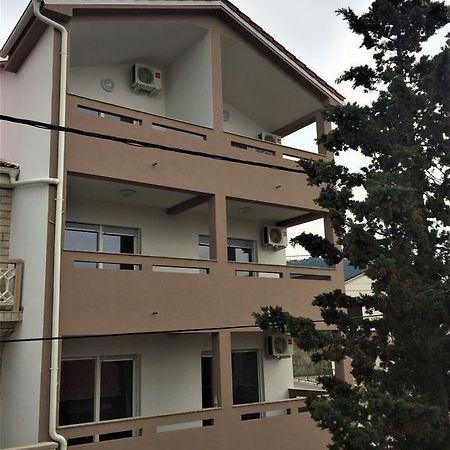 Apartmani Orhideja ราบ ภายนอก รูปภาพ