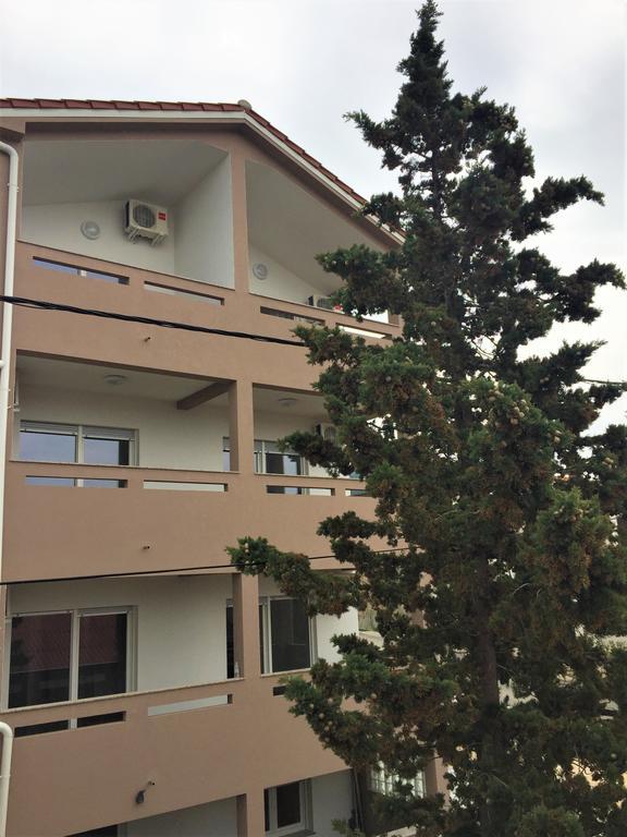 Apartmani Orhideja ราบ ภายนอก รูปภาพ