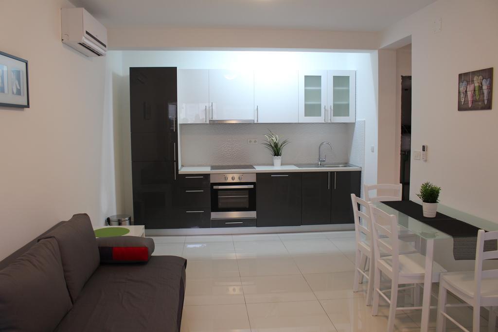 Apartmani Orhideja ราบ ภายนอก รูปภาพ