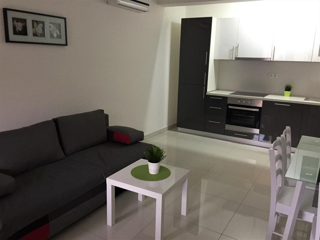 Apartmani Orhideja ราบ ภายนอก รูปภาพ